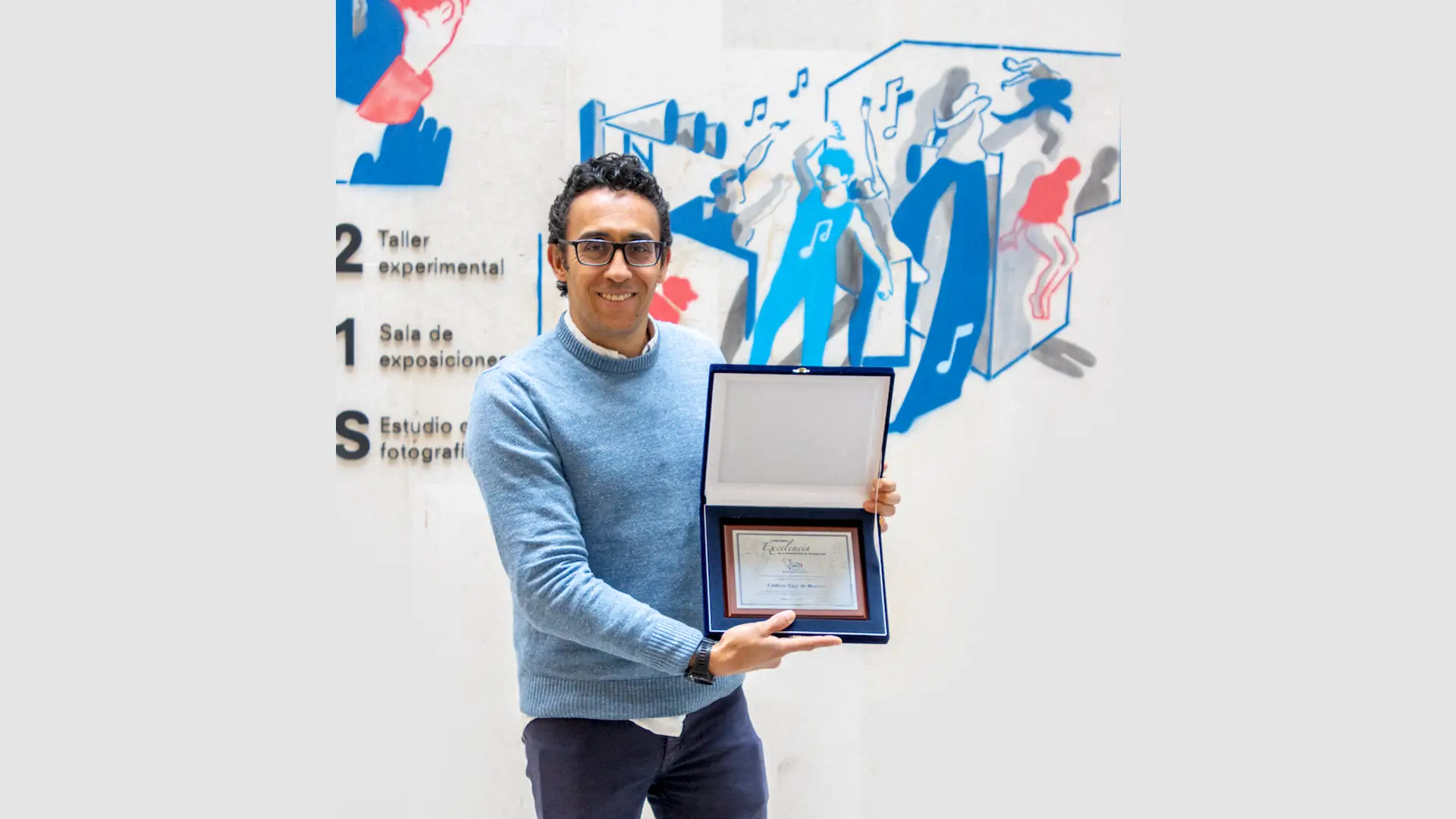Alejandro Puentes, profesor de Diseño de FaCrea, obtiene reconocimiento nacional por el proyecto Caja de Música