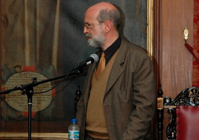Profesor Álvaro Pablo Ortiz en el Aula Máxima de la Universidad del Rosario