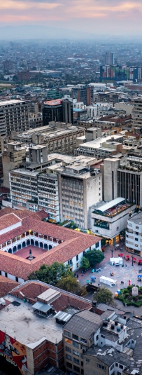 Fotografía aérea de la localidad de la Candelaria, enfocando la Sede Claustro Universidad del Rosario