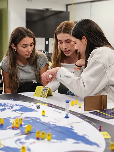 Formación para transformar el mundo - Relaciones Internacionales