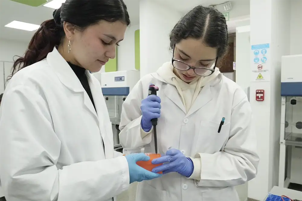 Laboratorios y espacios en el Pregrado en Biología de la Universidad del Rosario