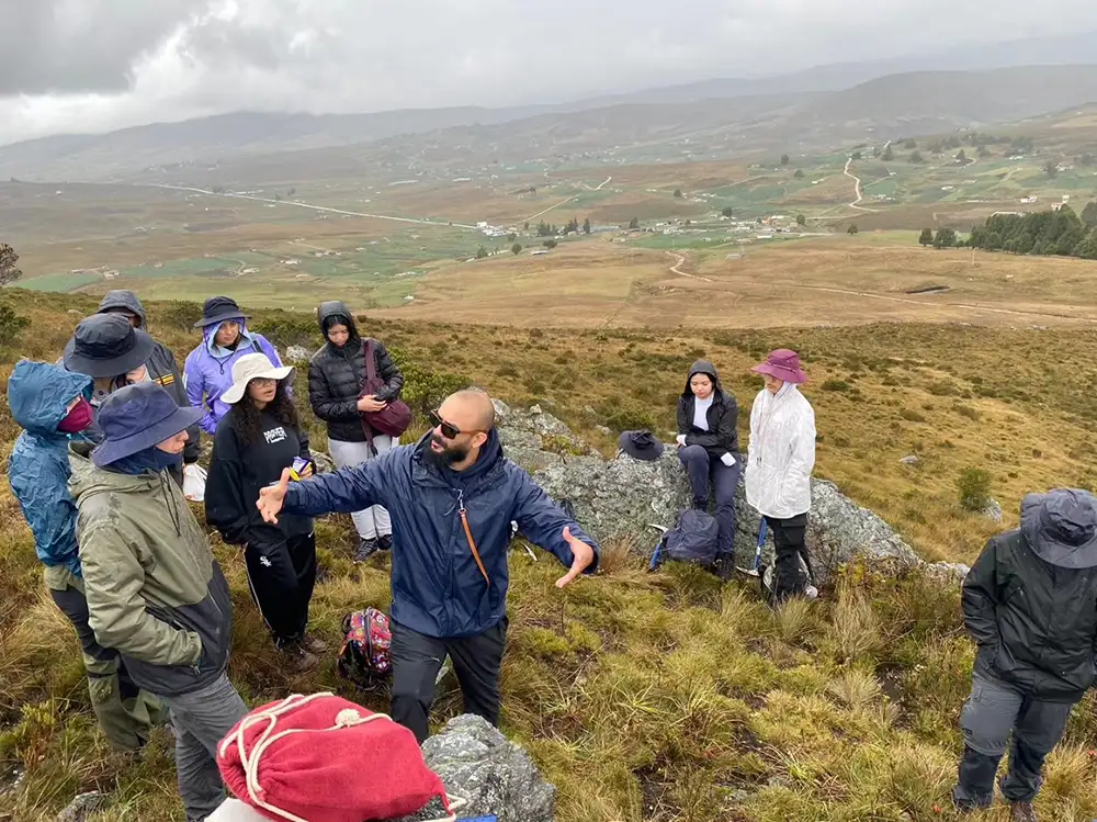 Laboratorios y espacios en el Pregrado en Ciencias del Sistema Tierra de la Universidad del Rosario