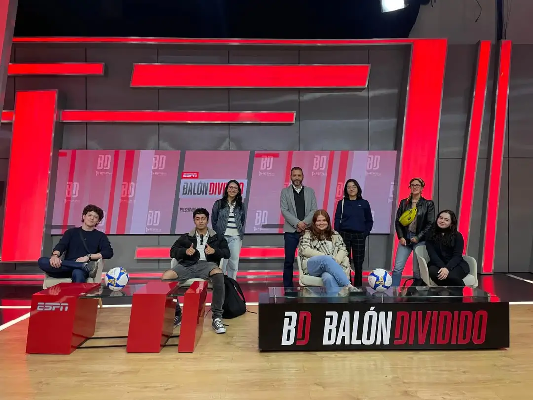 Galeria periodismo y opinión pública 01