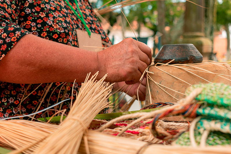 Taller de técnicas artesanales: Tejiendo con Barichara