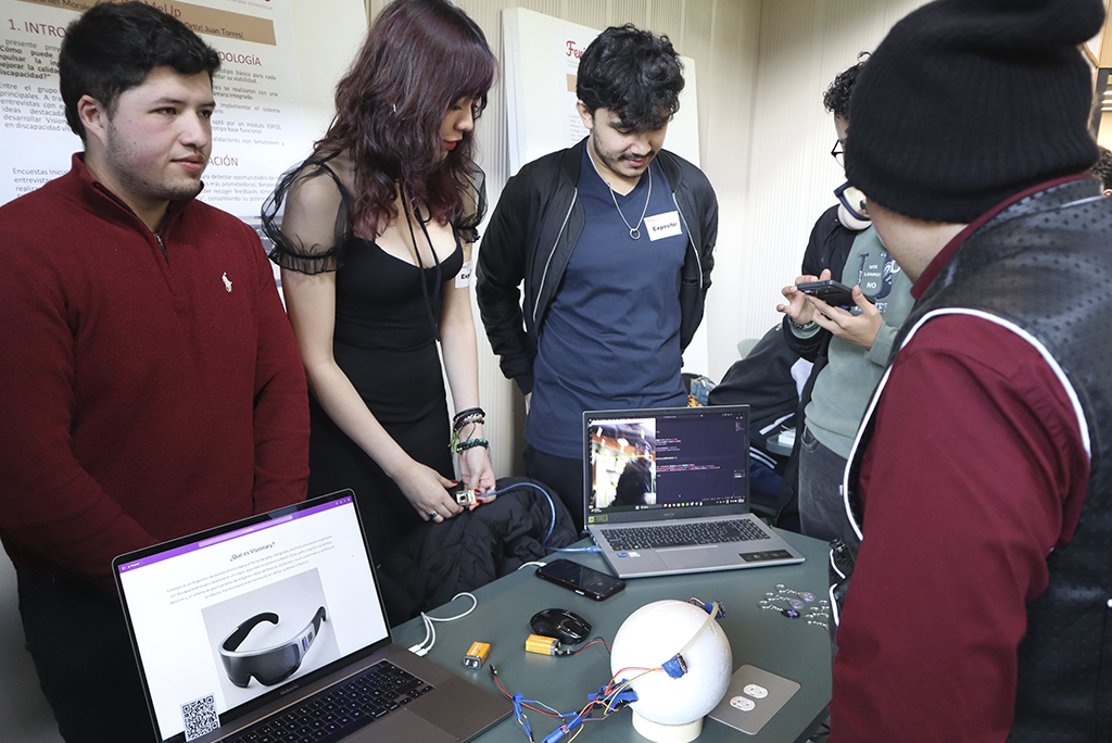 espacios-para-explorar-el-conocimiento-ingenieria-electronica-ur-13.webp
