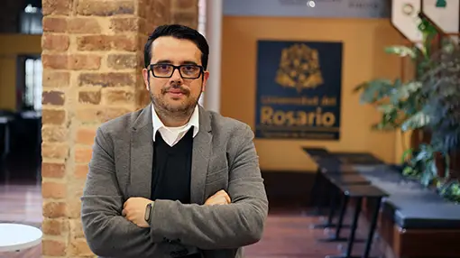 Decano de la Escuela de Economía y Negocios