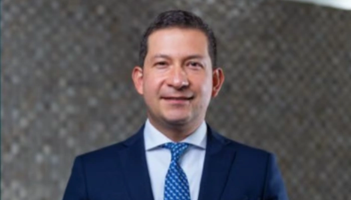 nombramiento-egresado-andres-felipe-velasquez