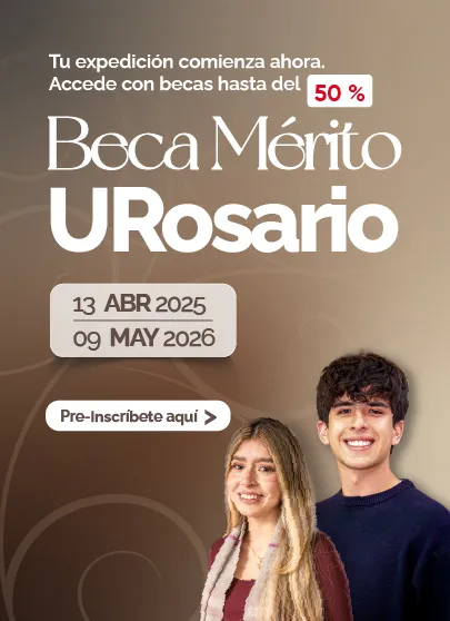 Banner informativo de la Beca Mérito URosario. Incluye el texto “Tu expedición comienza con una beca de hasta el 50%. Pre-inscríbete ahora”. Se muestran dos estudiantes sonrientes sobre un fondo beige con motivos gráficos institucionales. Fechas de preinscripción: del 13 de abril de 2025 al 9 de mayo de 2026.