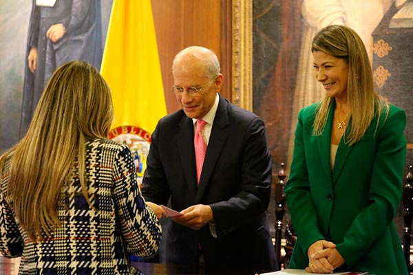 ceremonia al mérito académico