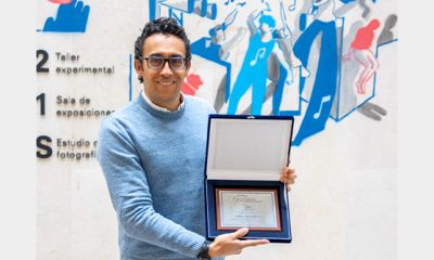 Alejandro Puentes, profesor de Diseño de FaCrea, obtiene reconocimiento nacional por el proyecto Caja de Música