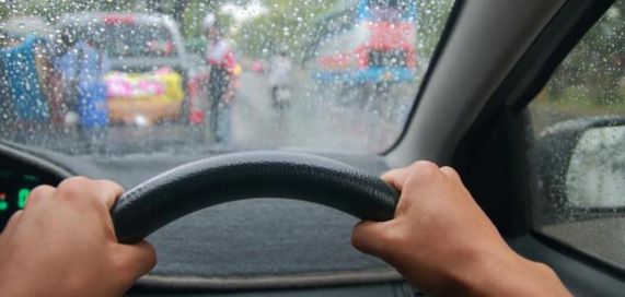 Conducir lluvia