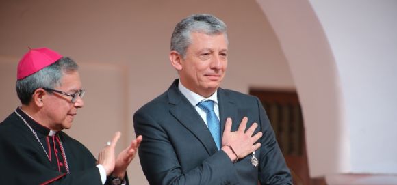 Alejandro Cheyne García se posesiona como rector por el periodo 2022-2026