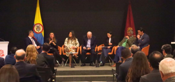 Proyectos de transporte con enfoque de bienestar: un diálogo entre el Gobierno, la academia y el sector privado