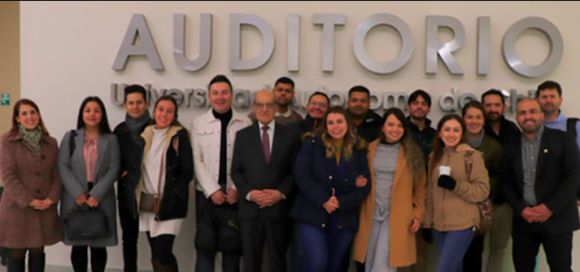 estudiantes-ur-fortalecen-su-formacion-en-chile