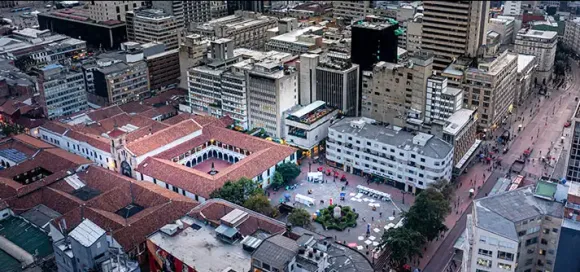 Certificado de vacaciones colectivas UR diciembre 2025