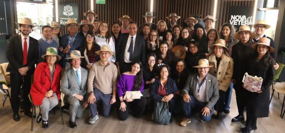 dia-panamericano-del-medico-un-circulo-de-la-palabra-que-nos-acerco-al-pueblo-wayuu