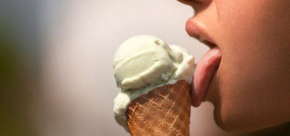 ¿Puede el cansancio influir nuestra capacidad de seguir normas y en la forma en que percibimos comportamientos inapropiados?