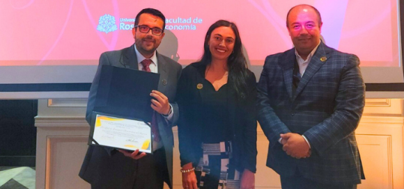 AFADECO reconoce los 65 años de la Facultad de Economía