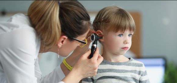 La detección temprana de la pérdida auditiva infantil puede transformar la vida de los niños y niñas
