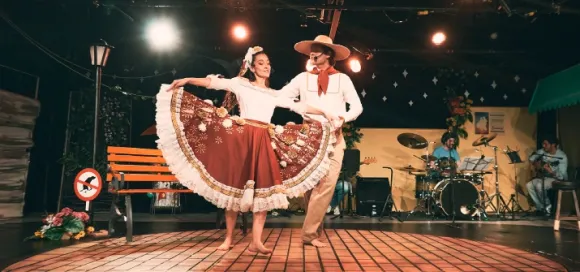 orgullo-rosarista-egresados-de-teatro-musical-nominados-a-los-premios-bravo-2026