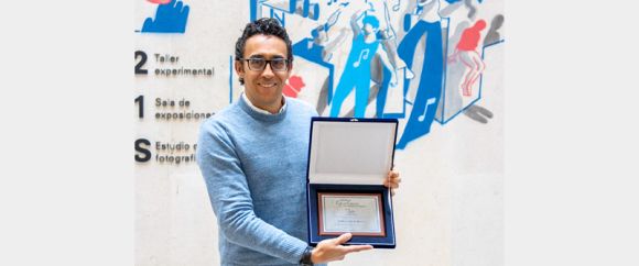 Alejandro Puentes, profesor de Diseño de FaCrea, obtiene reconocimiento nacional por el proyecto Caja de Música